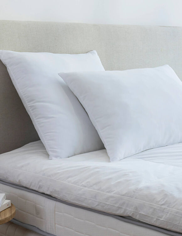 Hoofdkussen en peluwkussen in microvezel (wit)