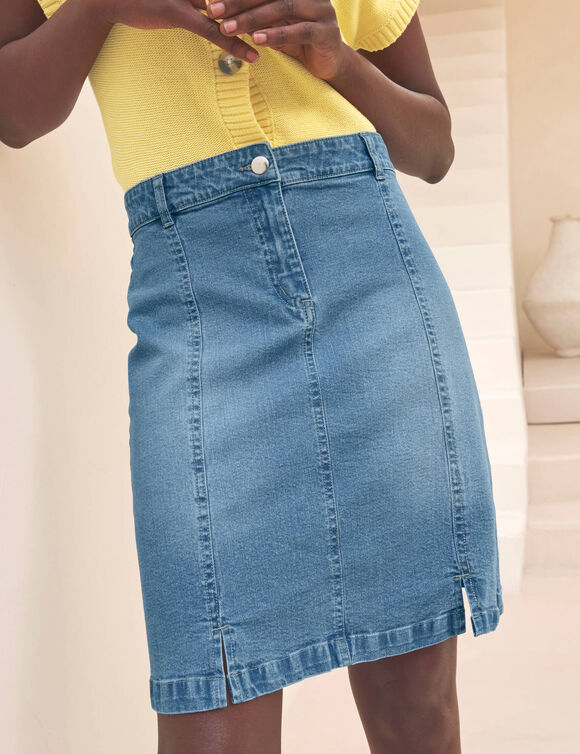 Jupe courte fendue en jean (bleached)