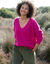 Pull loose col V, maille anglaise toucher doux (rose fuchsia)