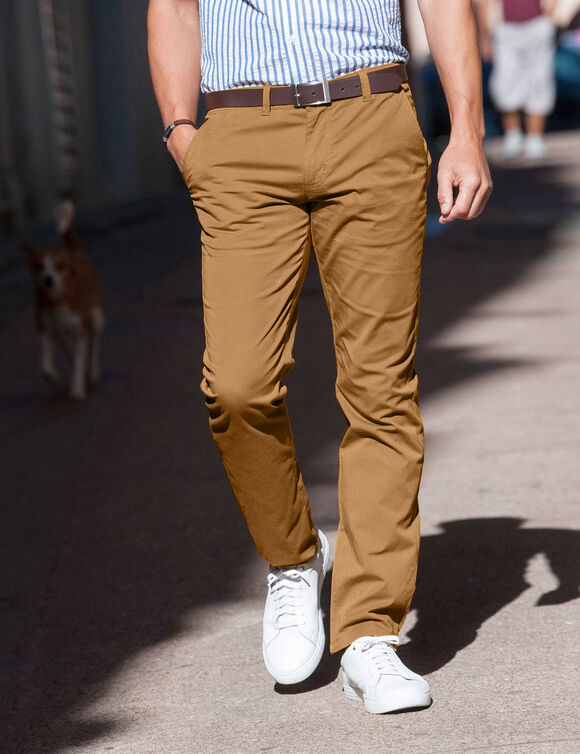 Chino broek, afgerond onder de buik (karamel)