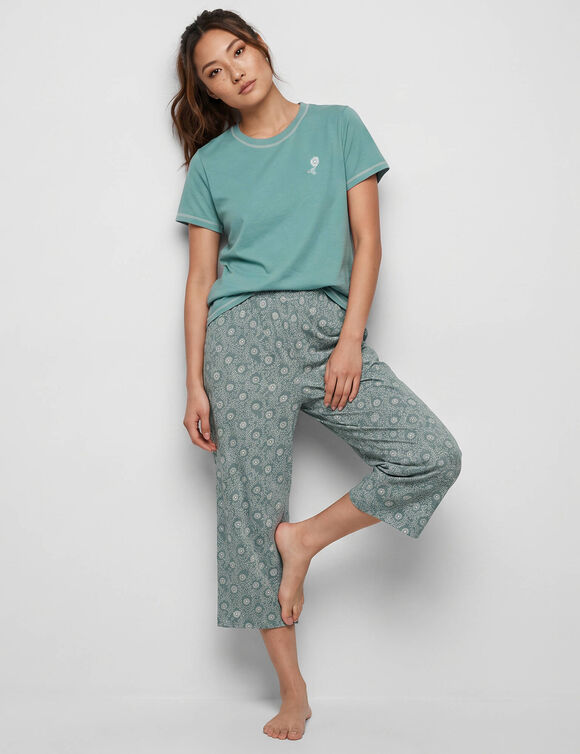 Pantacourt pyjama fleuri &laquo;charme botanique&raquo; (vert / &eacute;cru)