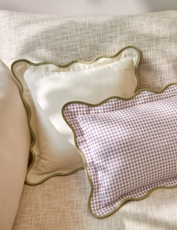 Coussin uni feston contrastant (écru)
