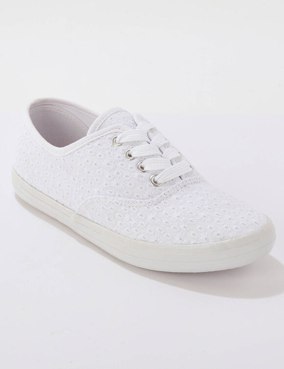 Tennis en toile brod&eacute;e (blanc)