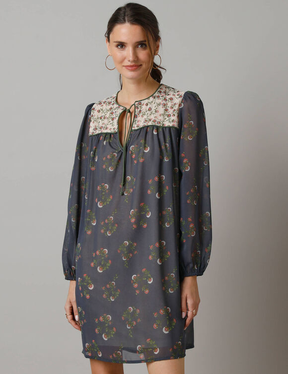 Robe courte imprimée, manches blousantes (gris / beige)