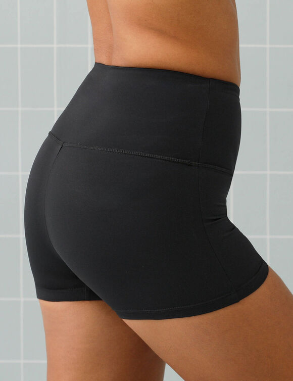 Short de bain uni gainant Ilaya (noir)