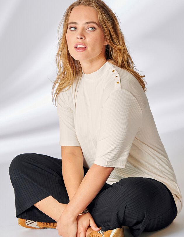 T-shirt met platte ribbels, opstaand kraagje en korte mouwen - beige (beige) T-shirt met platte ribbels, opstaand kraagje en korte mouwen - beige (beige)