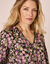 Blouse imprimé floral, détail dentelle (noir / violet)