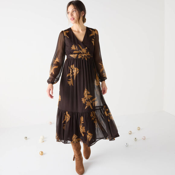Lange jurk met stroken, bedrukte voile (chocolade / karamel)