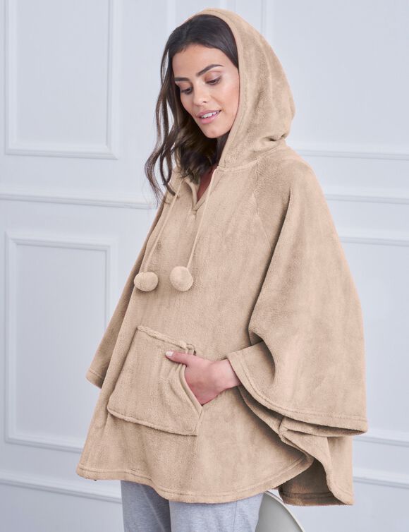 Poncho in fleece met pluchetouch en kap (beige)