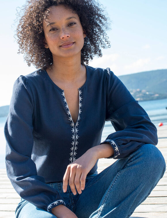 Blouse unie brodée en coton, col fendu (marine)