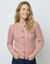 Cardigan in kabeltricot (poederroze)