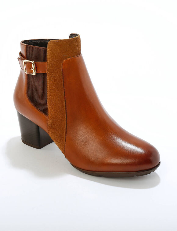 Elastische, leren boots in 2 materialen, met gesp en hak (karamel)