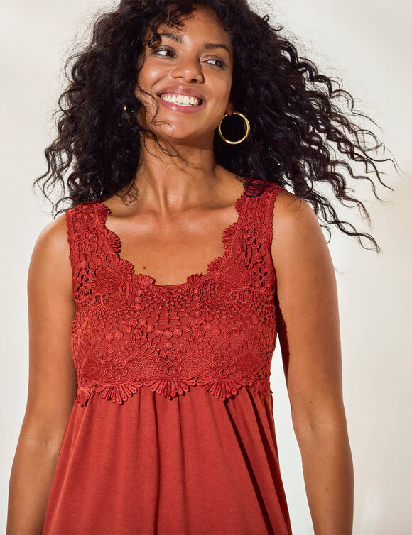 Robe &agrave; plastron macram&eacute; (terracotta)
