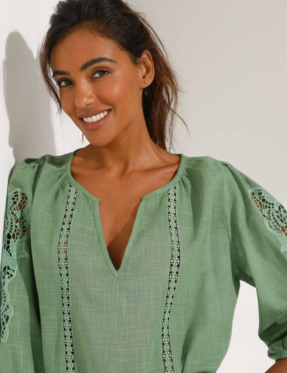 Blouse unie macramé, manches brodées (kaki)