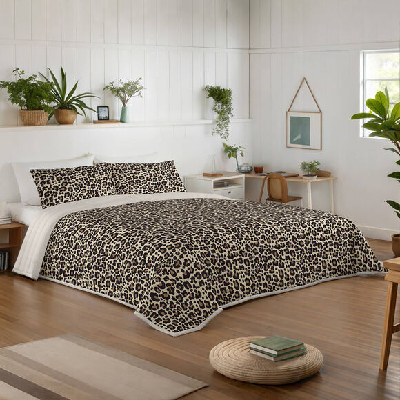 Couvre-lit matelass&eacute; L&eacute;o imprim&eacute; l&eacute;opard (chocolat)