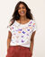 T-shirt boite, imprim&eacute; papillons (blanc / parme)