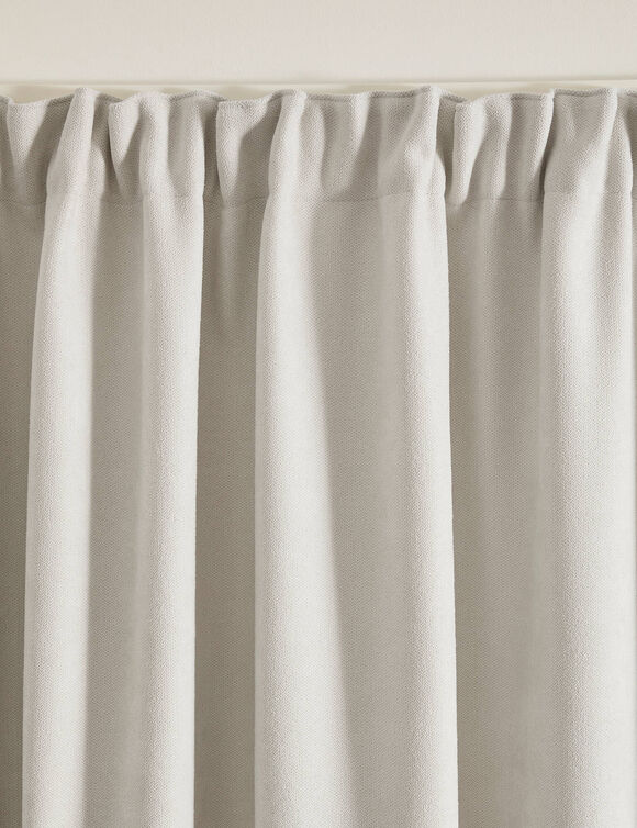 Rideau occultant et isolant finition galon fronceur (blanc cass&eacute;)