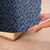Housse bi-extensible microfibre effet faux uni pour fauteuil et canapé (bleu)