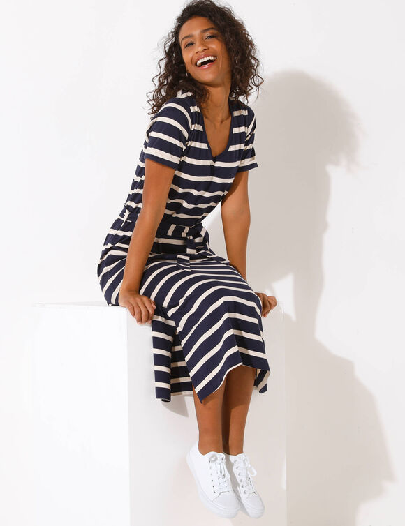 Robe mi-longue ceinturée col V, maille rayée (marine / écru)