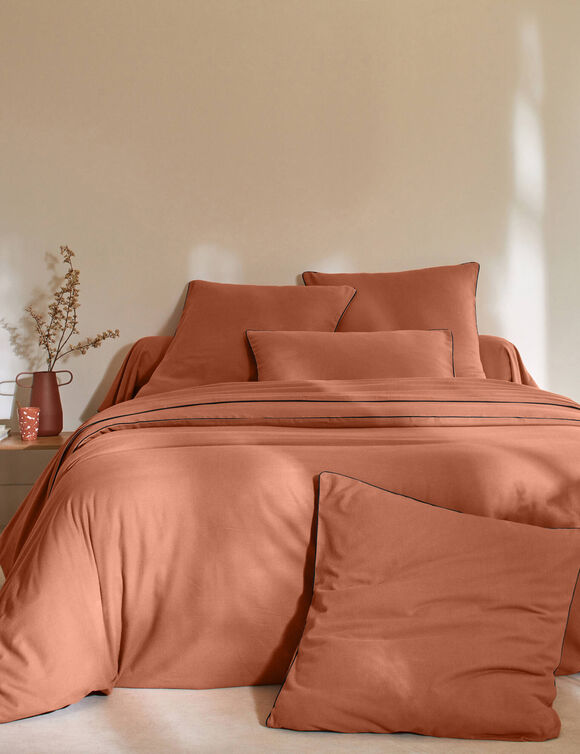 Effen bedlinnen in flanel met contrasterend biesje, 'Timeless' collectie  (tomette)