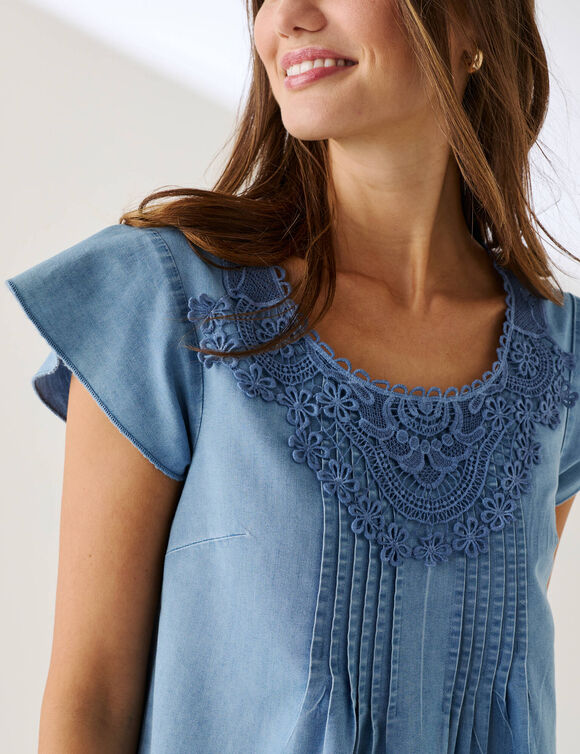 Robe jean macram&eacute; (bleached)