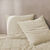 Couvre-lit capitonn&eacute; r&eacute;versible bi-mati&egrave;re - velours 100g/m&sup2; et coton lav&eacute; 57 fils/cm&sup2; (beige)