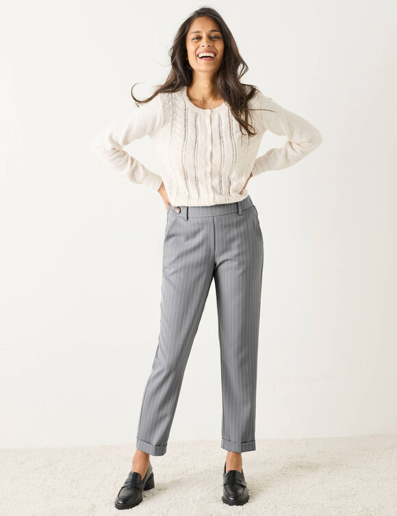 Pantalon 7/8ème fuselé rayé (gris / blanc)