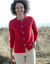 Vest met knopen en fantasiebreipatroon (rood)