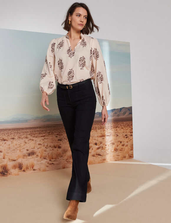 Blouse col montant, manches blousantes imprimées (beige / bordeaux)