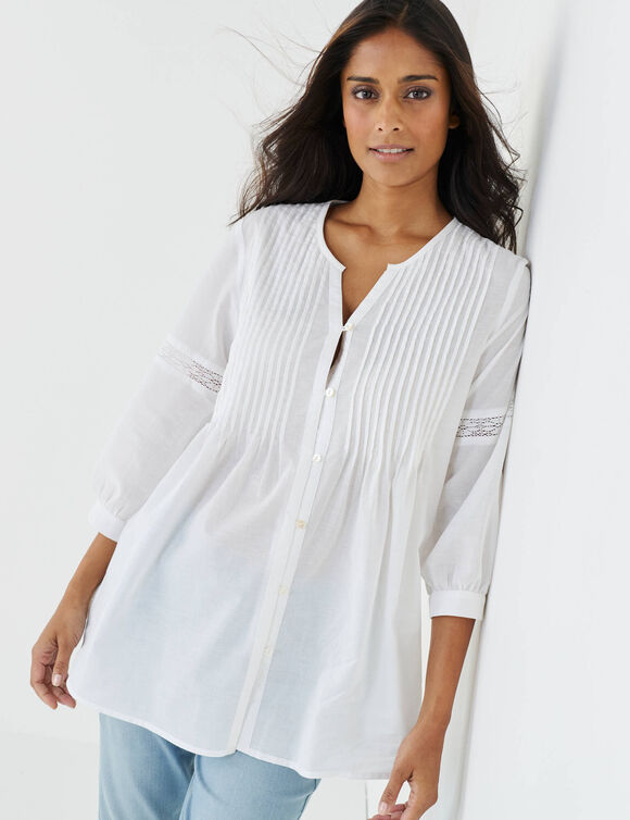 Effen tuniek met knopen, plooitjes en macram&eacute; (wit)