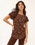 T-shirt manches courtes imprim&eacute; (chocolat / caramel)