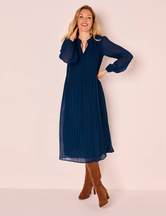 Robe unie mi longue, voile pliss&eacute; (bleu nuit)