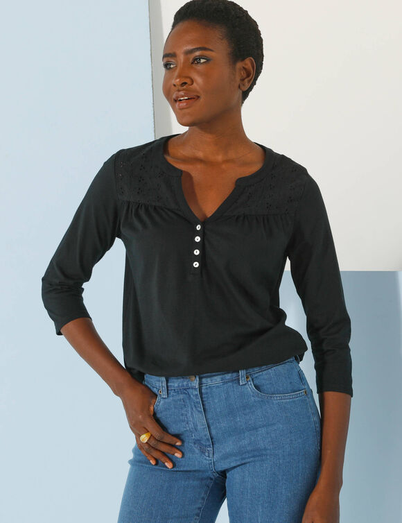 T-shirt col tunisien manches 3/4, broderie anglaise (noir)