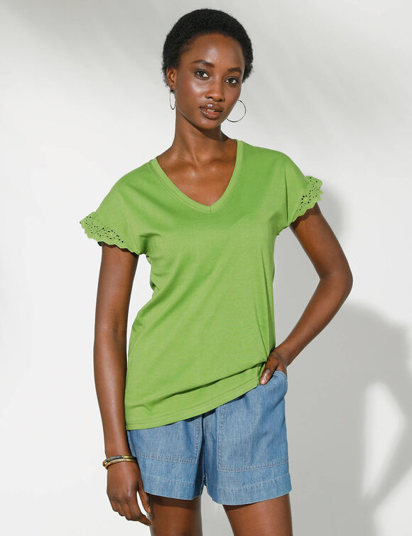 T-shirt col V manches courtes, détails broderie anglaise (vert)