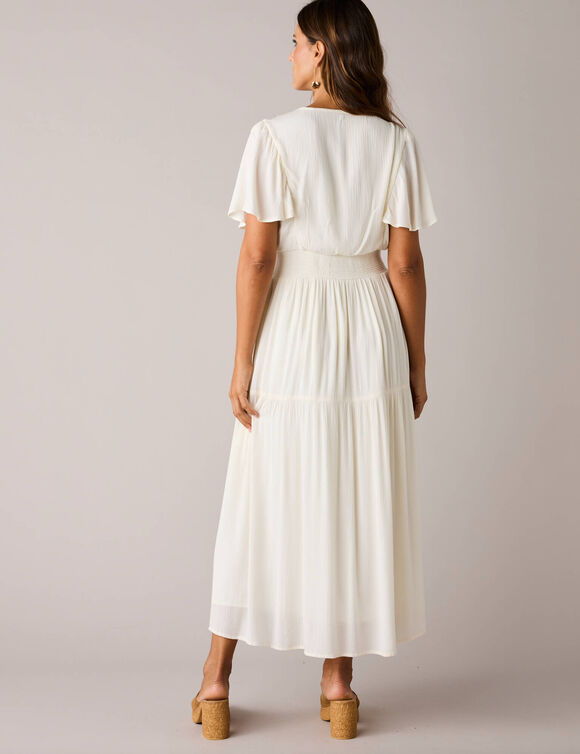 Robe longue en cr&eacute;pon et macram&eacute; (&eacute;cru)