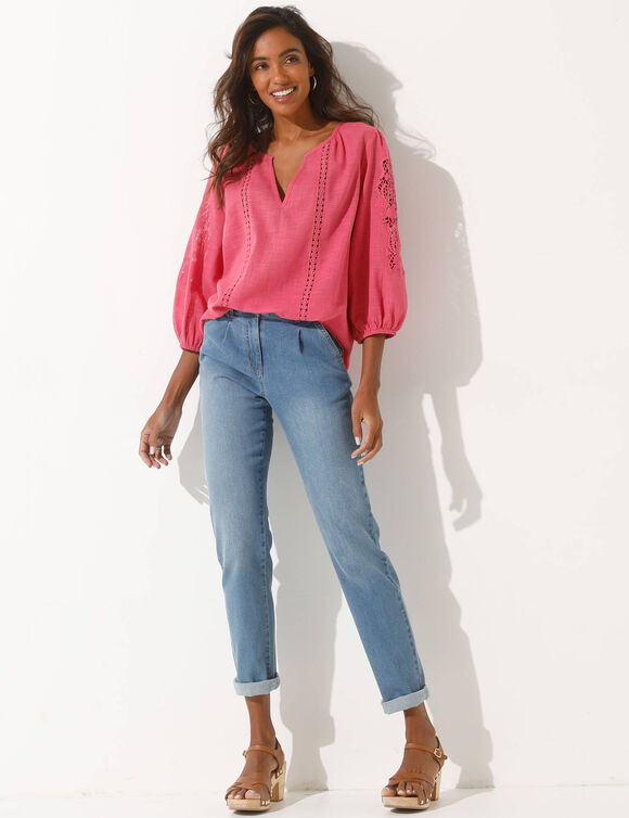 Blouse unie macramé, manches brodées (rose)