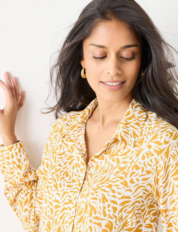 Tweekleurige blouse bedrukt, van cr&ecirc;pe (ecru / kerrie)