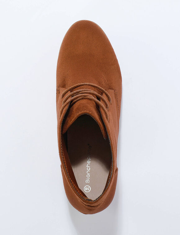 Low-boots met hak in houtstijl (chocolade)