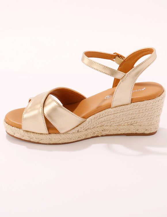 Sandalen met sleehak en gekruiste riempjes (goudkleurig)