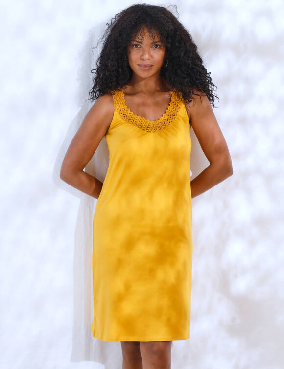 Robe courte évasée décolleté macramé, unie (safran)