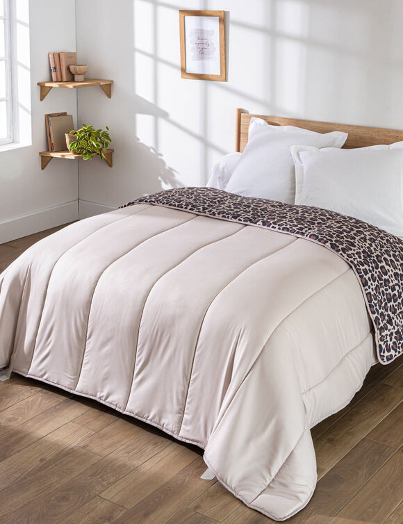 Couette microfibre motif l&eacute;opard 200 g/m&sup2; (sable / noir)