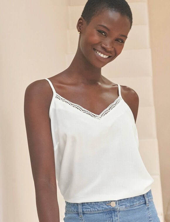 Caraco col V macram&eacute;, bretelles r&eacute;glables (&eacute;cru)