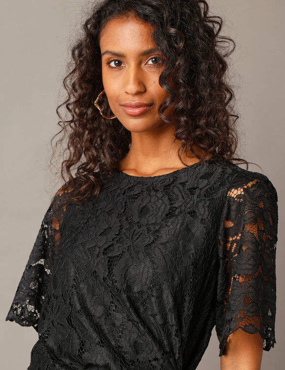 Robe drapée dentelle, manches papillon (noir)