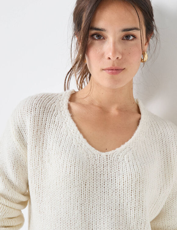 Trui met V-hals en loose volume, mohairtouch (ecru)