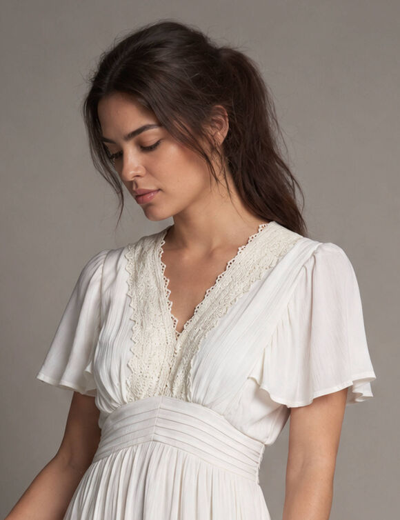 Lange jurk in crepon en macram&eacute; (ecru)