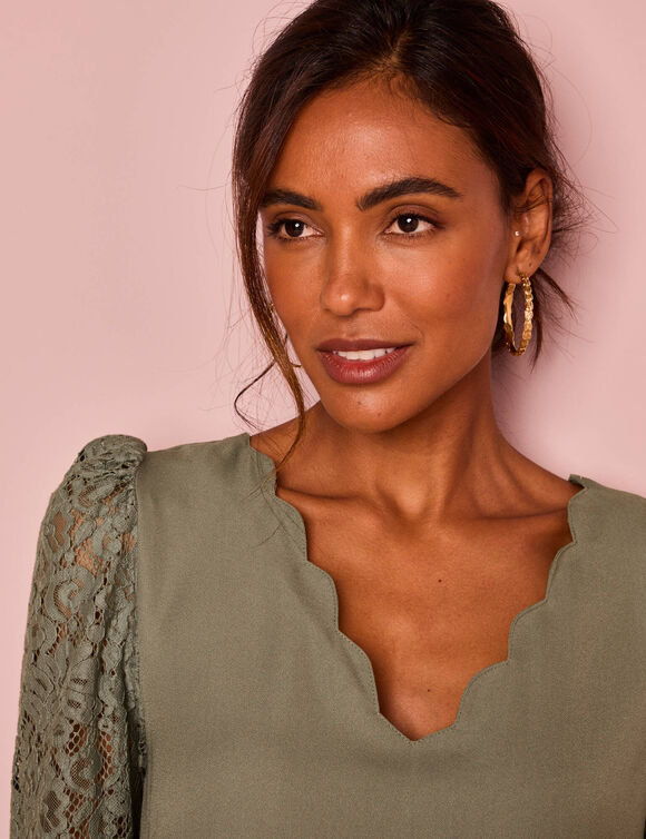 Bloes met festonrand achter (bronskleur)