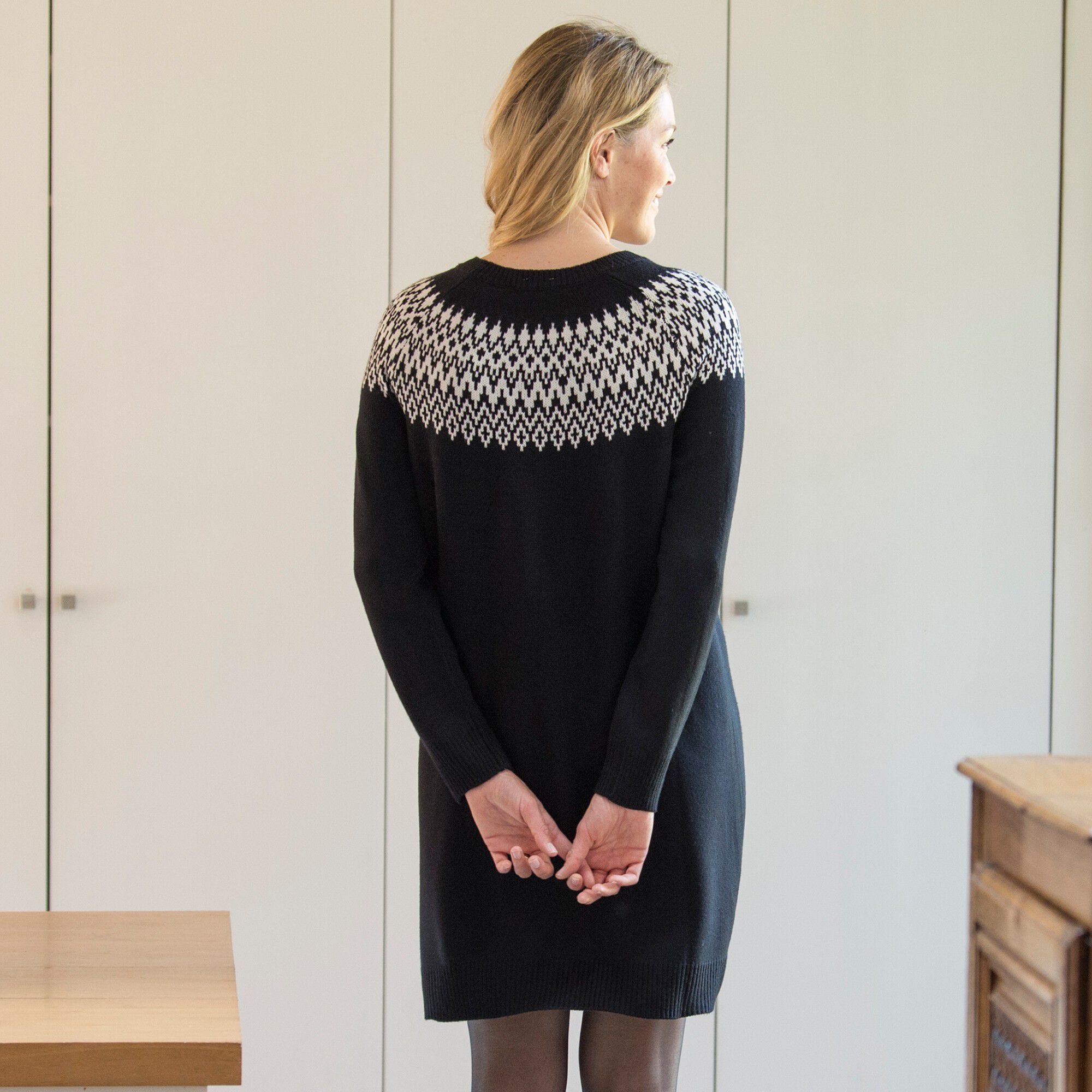 Robe pull 2025 blanche porte