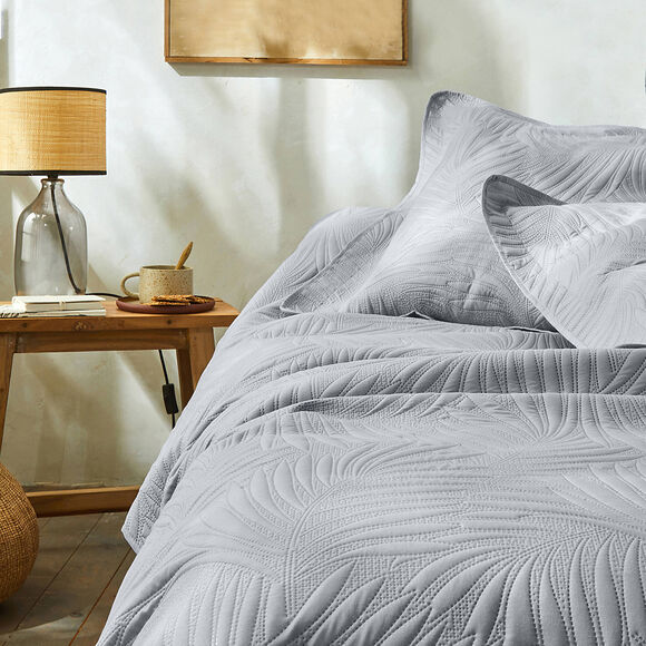 Couvre-lit uni matelass&eacute; reli&eacute;f&eacute; "feuillage" (gris perle)