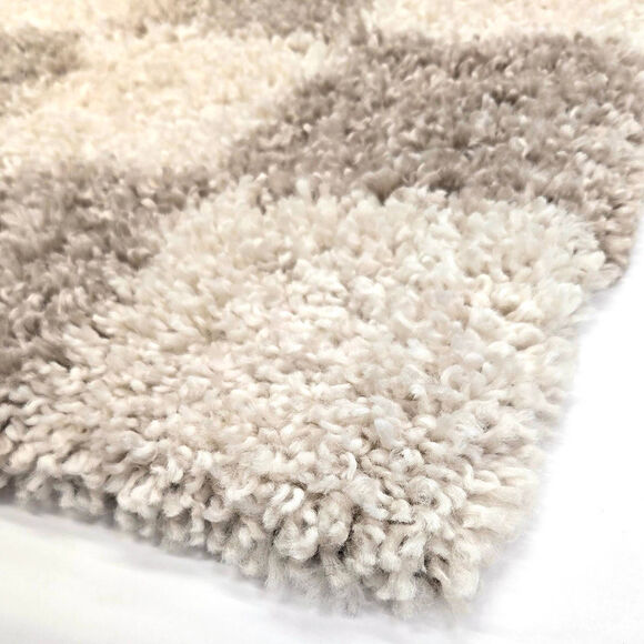 Tapis rectangulaire, motif damiers (taupe / blanc)