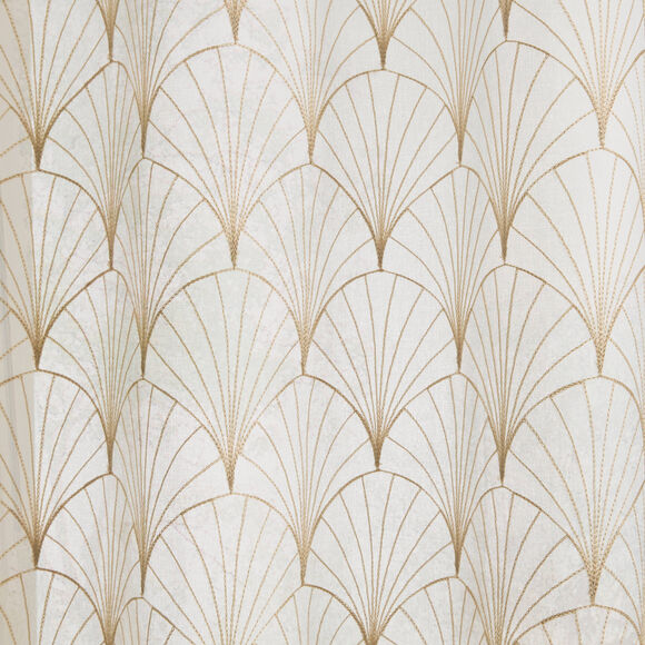 Geborduurd voilegordijn met 'art deco' motief - afgewerkt met oogringetjes (beige)